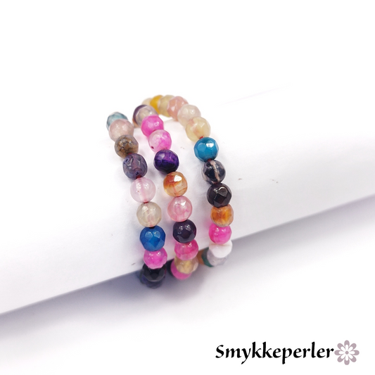 Agat mix farver 4 mm. facetter. Hel streng.