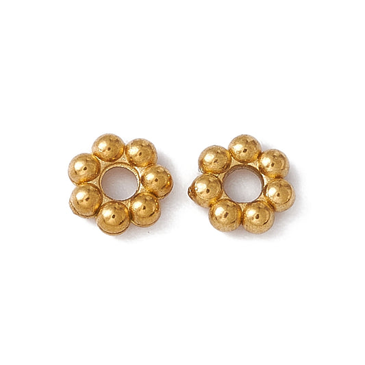 Daisy mellemblomst. Forgyldt med 18k guld. 6x2 mm. 5 stk.