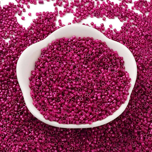 Cylinderperler delica style 2x1,5mm. 10g. Mørk Fuchsia.