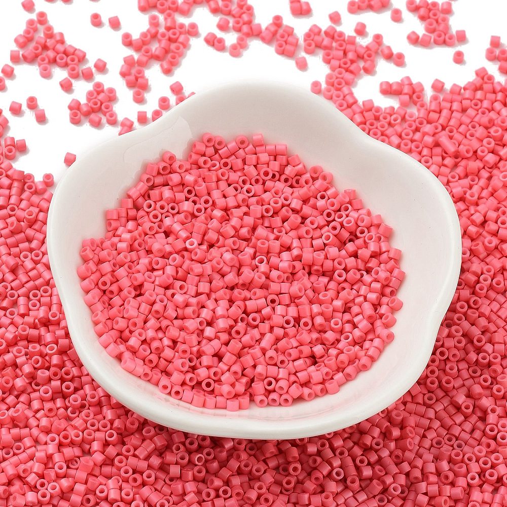 Cylinderperler delica style 2x1,5mm. 10g. Coral.