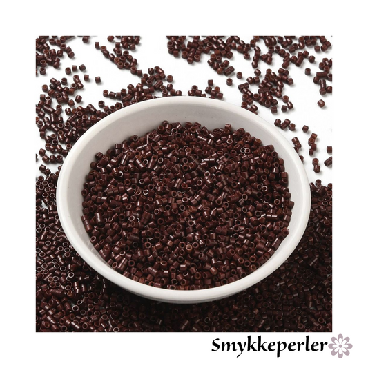 Cylinderperler delica style 2x1,5mm. 10g. Chokolade brun.