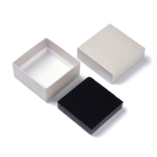 Smykkeæske ivory til opbevaring. 7,5cm. X 7,5cm. X 3,6cm.