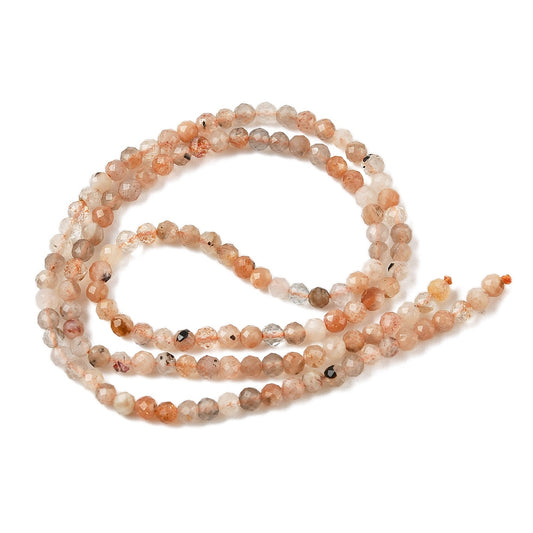 Månesten peach facetter 3 mm. På hel streng 38 cm.