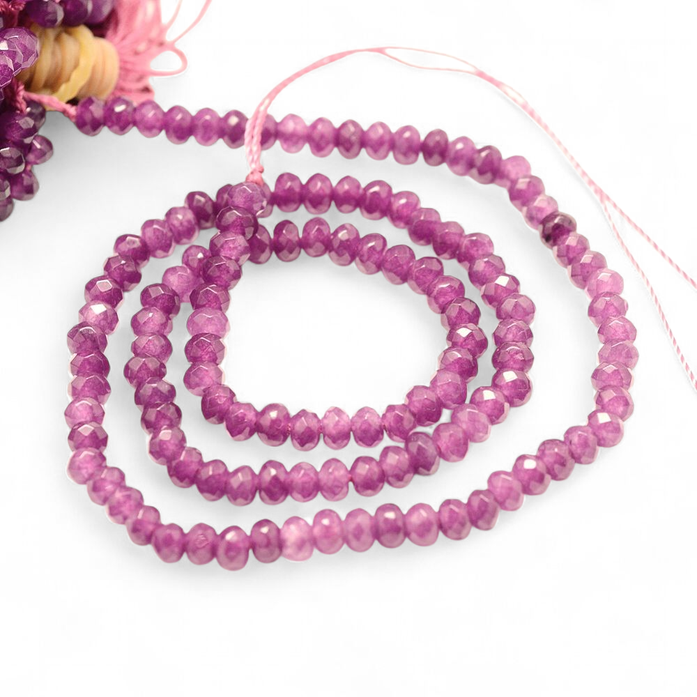 Jadefacetter rondeller. Pink 5x3 mm. Hel streng.