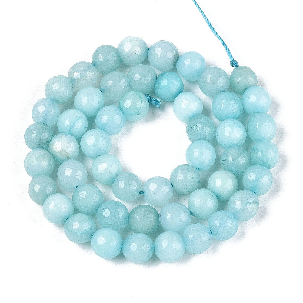 Jadeperler aqua. Runde 8 mm. facetter. Hel streng på ca. 38 cm.