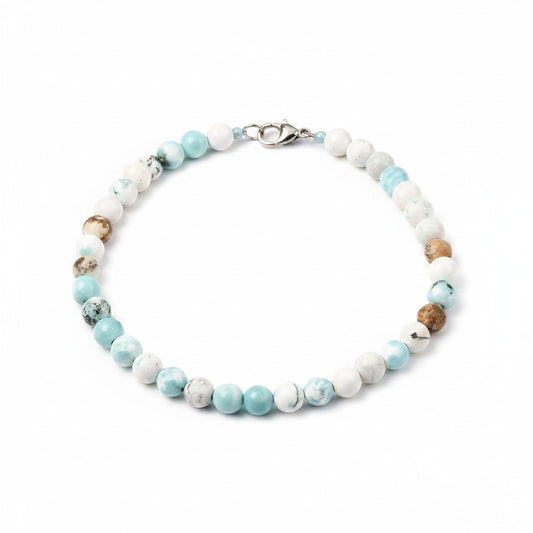 Howlite naturel 6mm. Hel streng på ca. 38 cm.