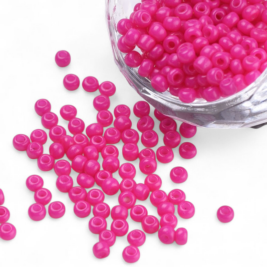 Seed beads fuchsia. Ca. 3 mm.