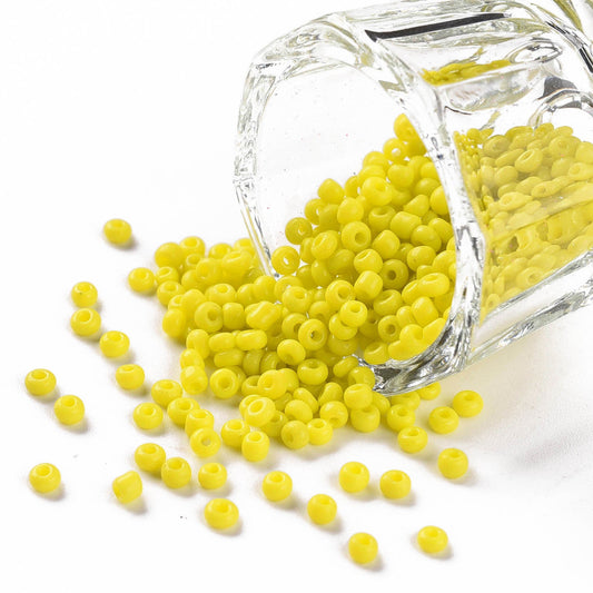 Seed beads gul opaque. Ca. 3 mm.