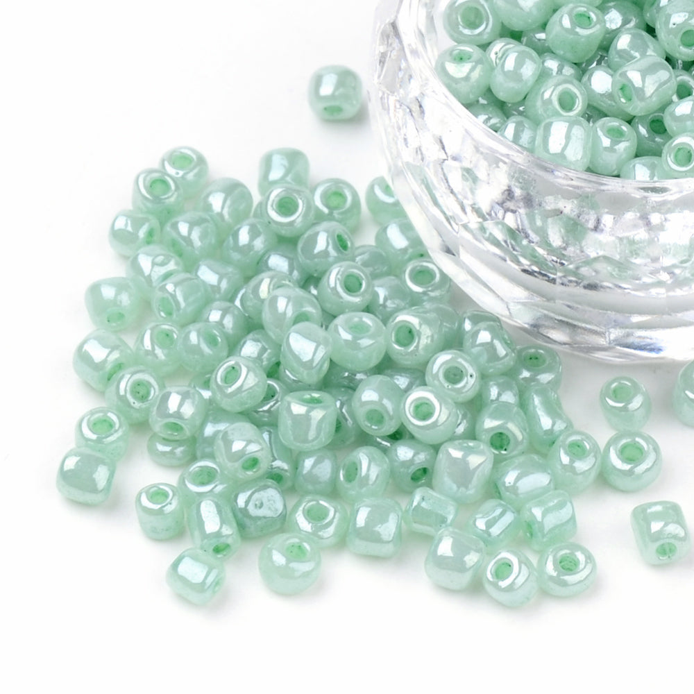 Seed beads aqua opaque. Ca. 3 mm.