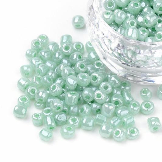 Seed beads aqua opaque. Ca. 3 mm.